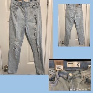 BRAND NEW LIGHT WASH SKINNY JEANS